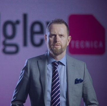 IDClose Up: Midgley Tecnica